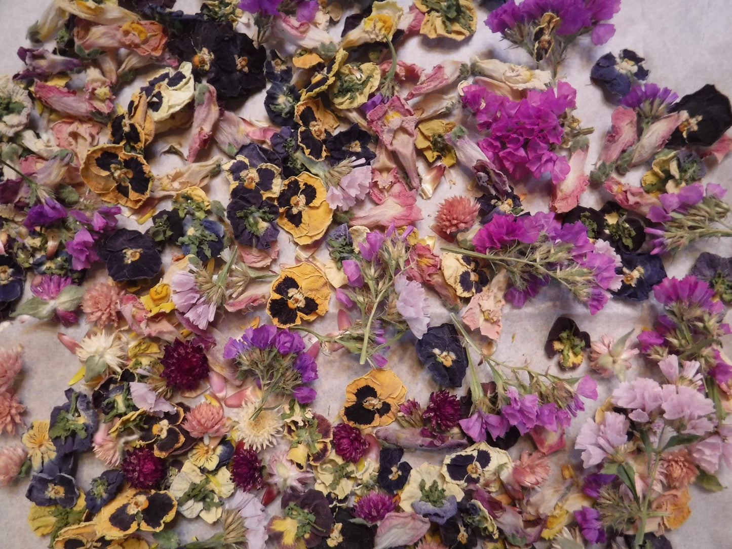 2 Cups Dried Flowers, Dried Plant Material, Loose Dried Flowers, Resin Flowers, Dry Craft Flowers, Bulk Dry Flowers, Flower Confetti, Gift