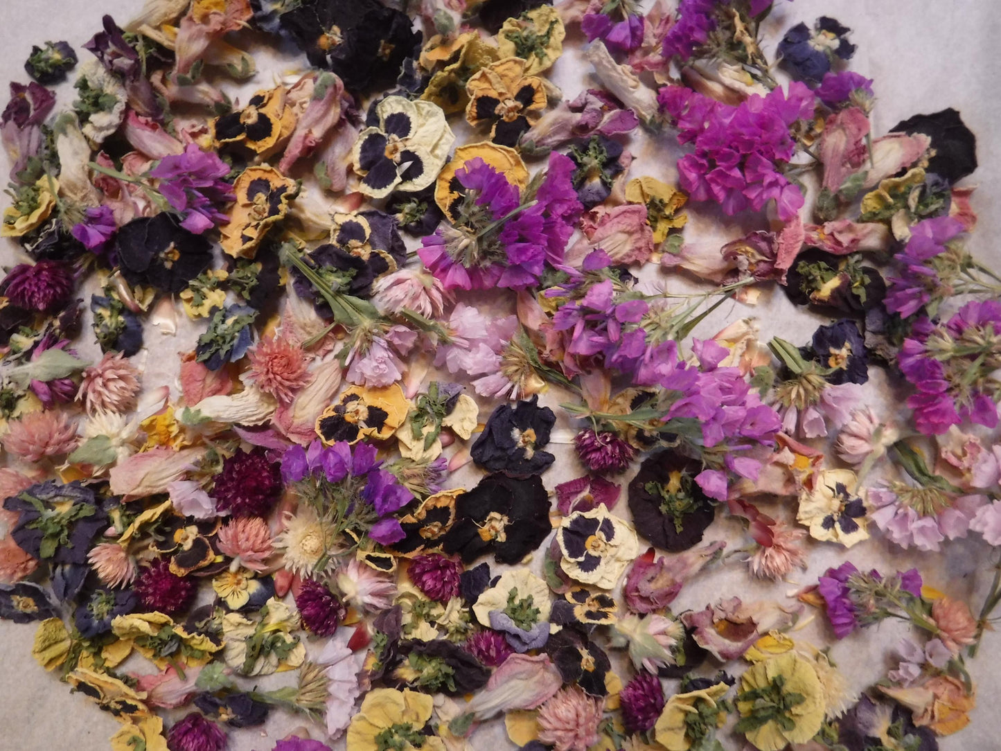 2 Cups Dried Flowers, Dried Plant Material, Loose Dried Flowers, Resin Flowers, Dry Craft Flowers, Bulk Dry Flowers, Flower Confetti, Gift
